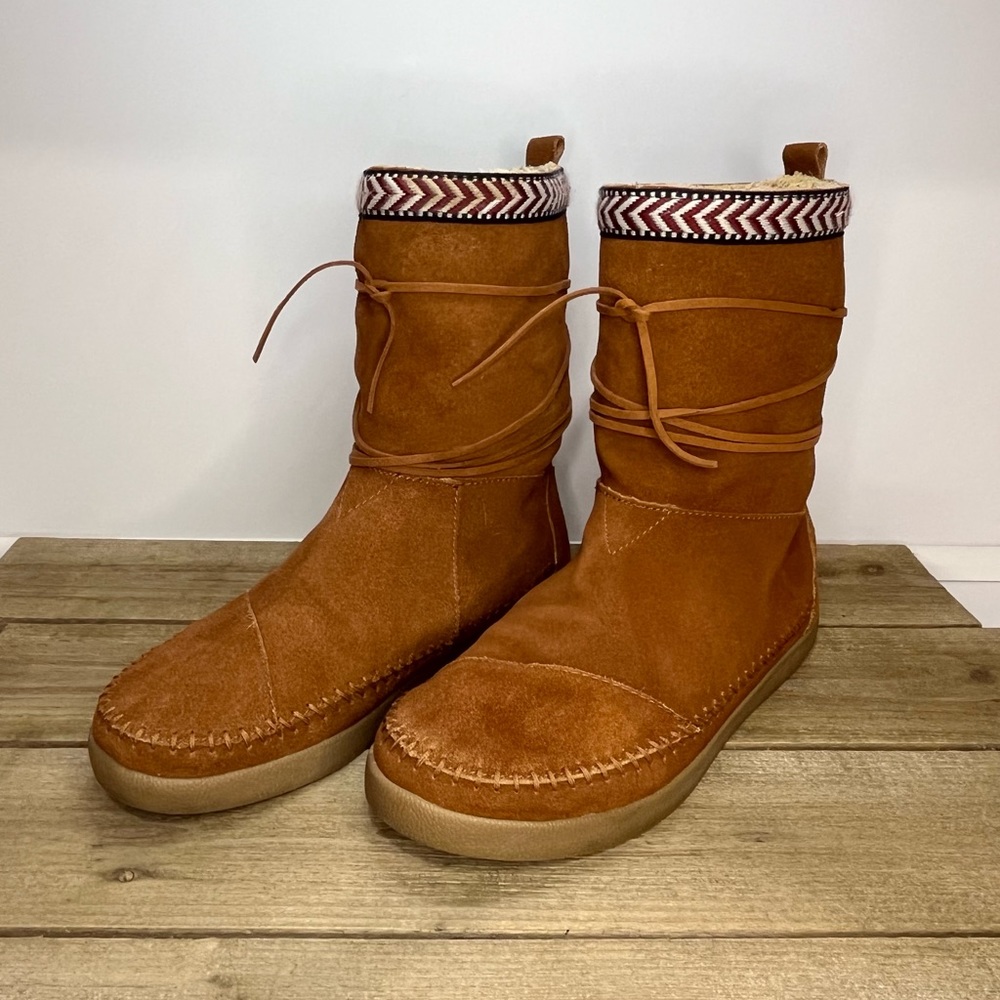 Toms suede boots
